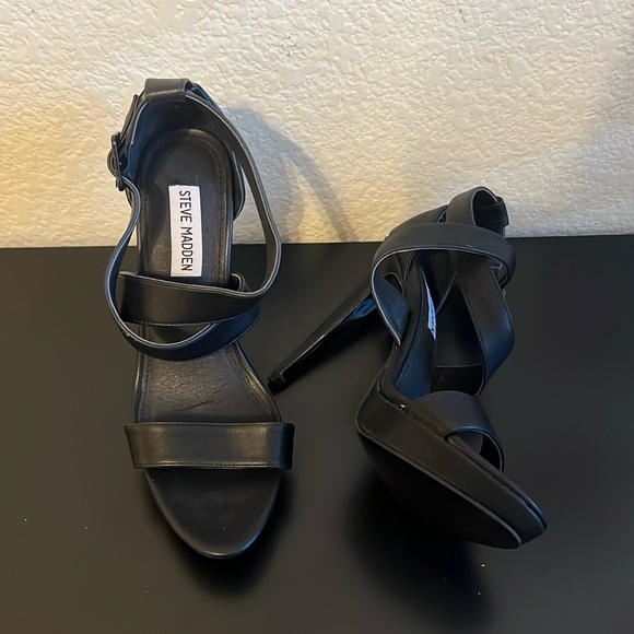 steve madden black heels - Picture 1 of 4